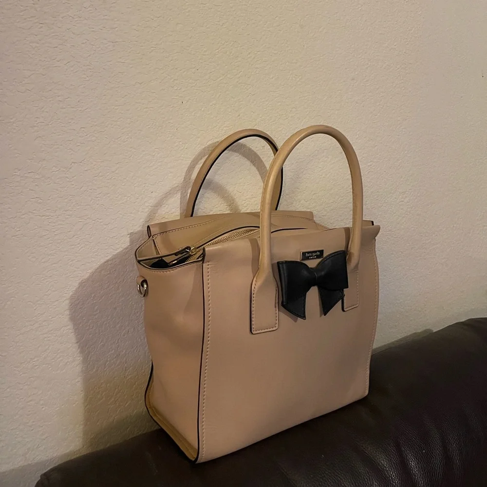 Kate Spade please check all picture of condition - Picture 3 of 17
